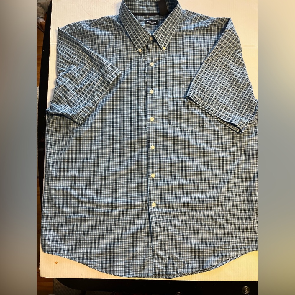 Van Heusen Short Sleeve Button-Up Plaid Shirt – XXL (18–18½)